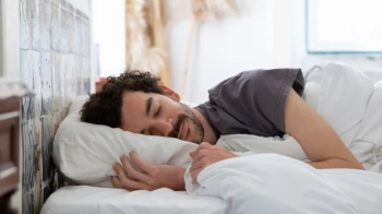 Bí quyết ngủ ngon mỗi đêm chỉ với 20 phút xông hơi tại nhà